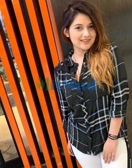 Pooja Sharma call girl escort service full enjoy full open