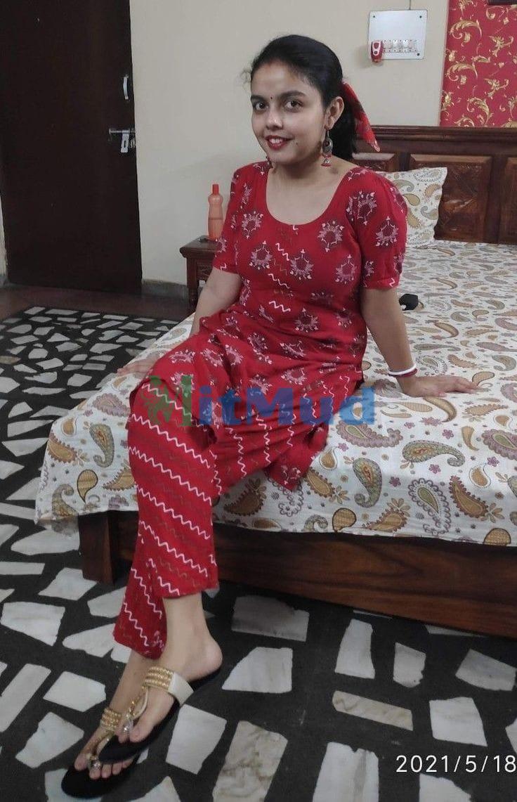 CALL PRIYA BEST LOW PRICE 100% GENUINE GIRLS AND HOME SERVIC