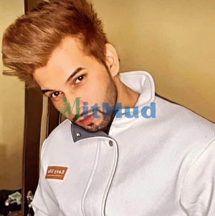 Zidan a professional male escort from mumbai.