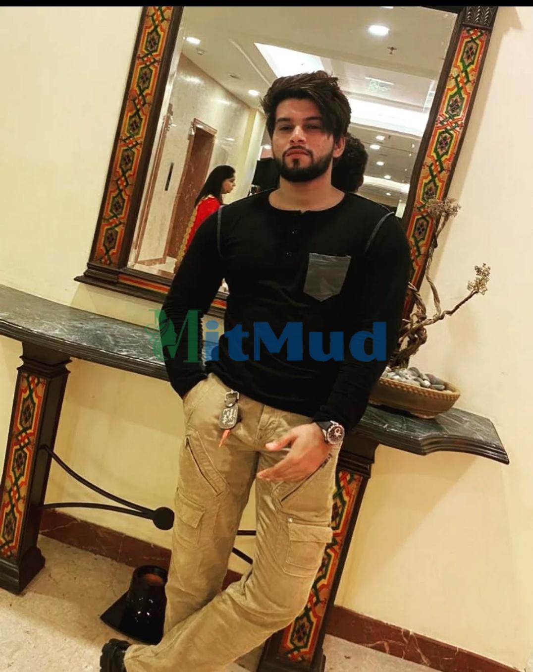 Zidan a professional male escort from mumbai.