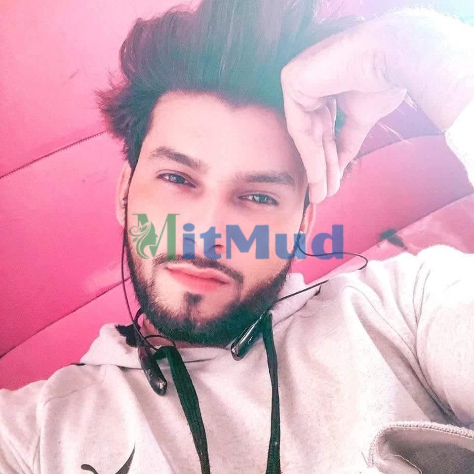 Zidan a professional male escort from mumbai.