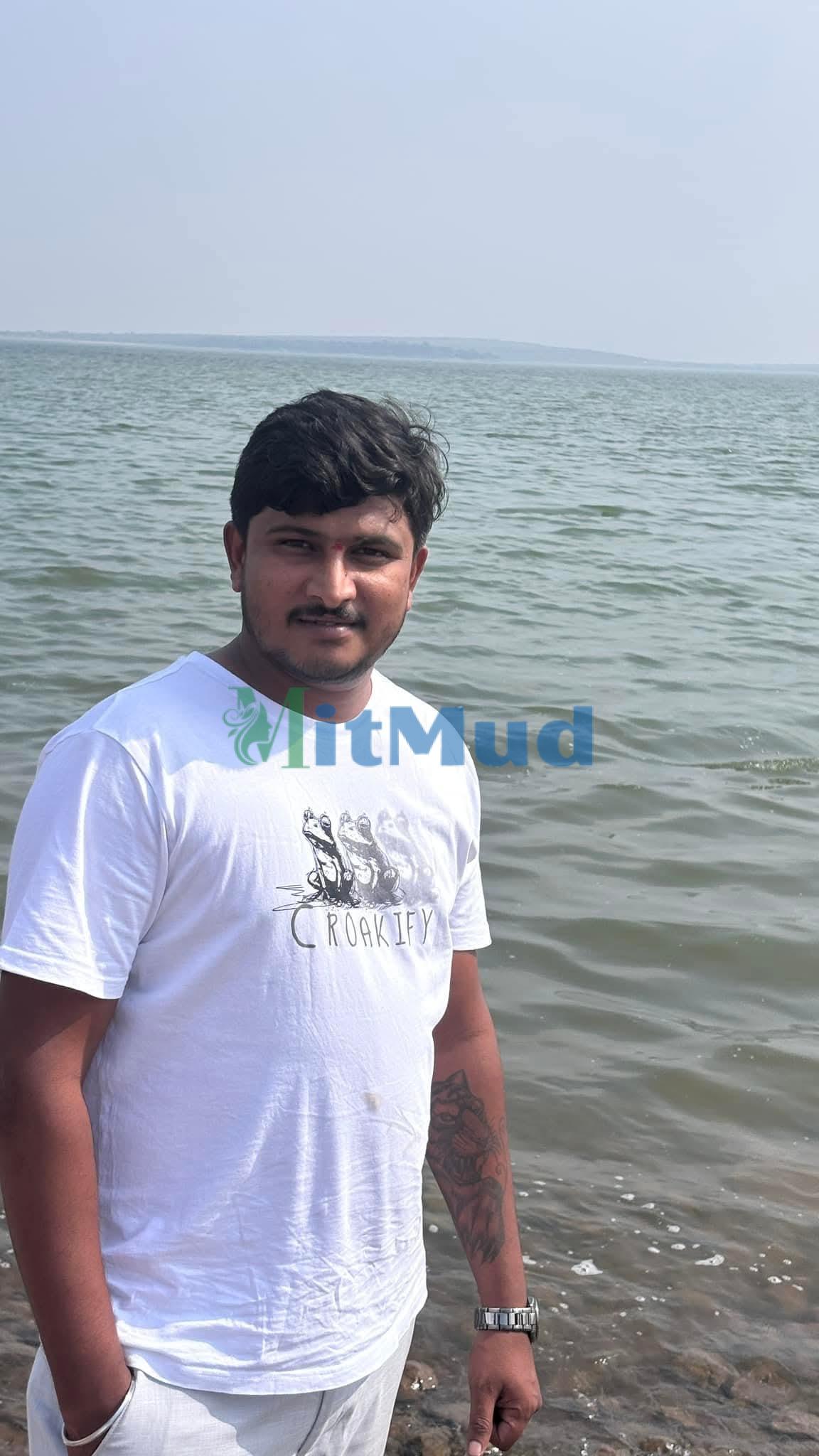 Unsatisfied girls looking for free service 