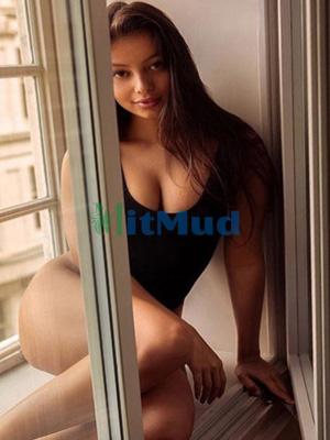 Premier Aerocity Escort in Delhi Sanjana Singhaniya